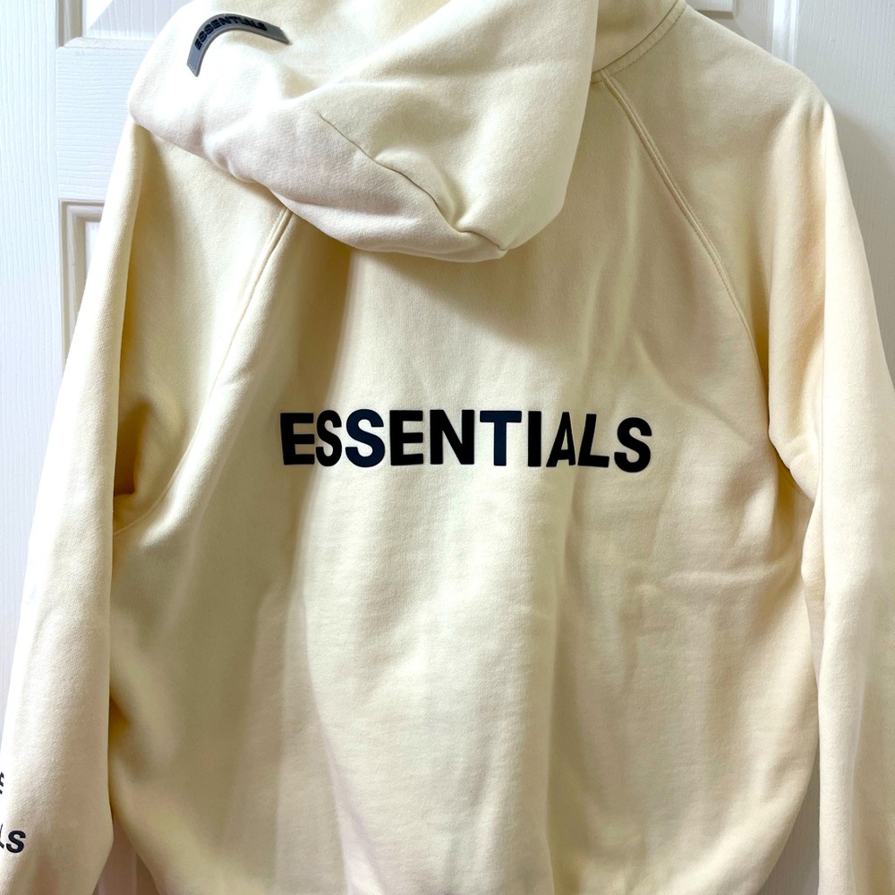 FOG Essentials women’s small zip sweatshirt